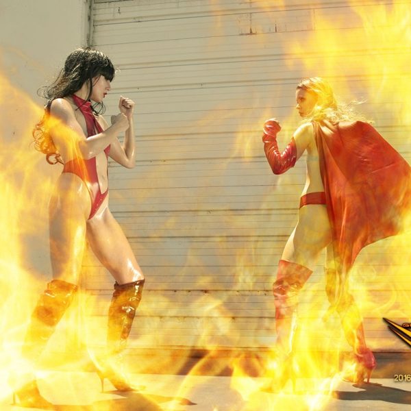 Vampirella vs Supergirl supergurLz network sexy cosplay photo gallery